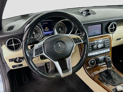 Used 2014 Mercedes-Benz SLK 250 image 17