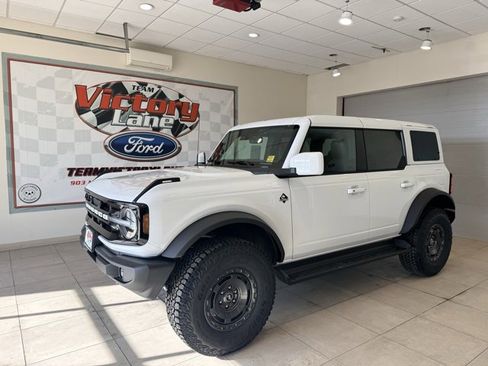 New 2025 Ford Bronco Outer Banks w/ Sasquatch Package image 1
