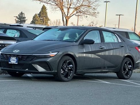 New 2026 Hyundai Elantra Sport FWD image 8