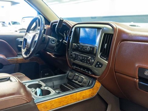 Used 2015 Chevrolet Silverado 1500 High Country w/ High Country Premium Package image 16