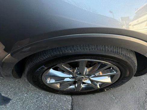 Used 2016 Kia Sorento SX image 16