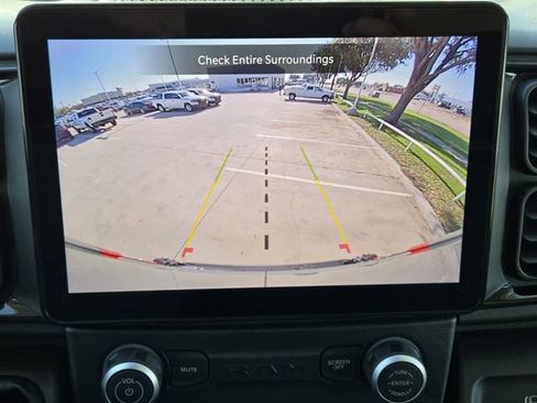 Used 2025 RAM ProMaster 2500 w/ Premium Convenience Group image 18