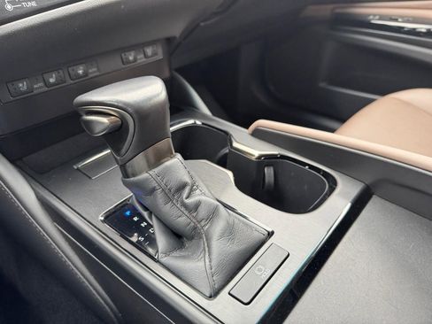 Used 2023 Lexus ES 350 w/ Premium Package image 16