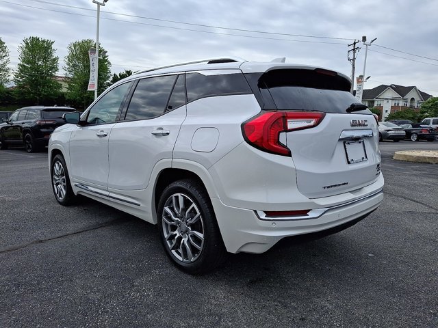 Used 2022 GMC Terrain Denali w/ Denali Premium Package AWD/4WD image 4