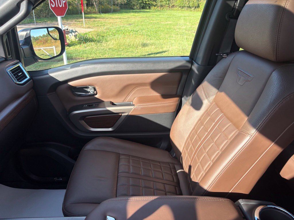 Used 2023 Nissan Titan Platinum Reserve w/ Moonroof Package AWD/4WD image 17