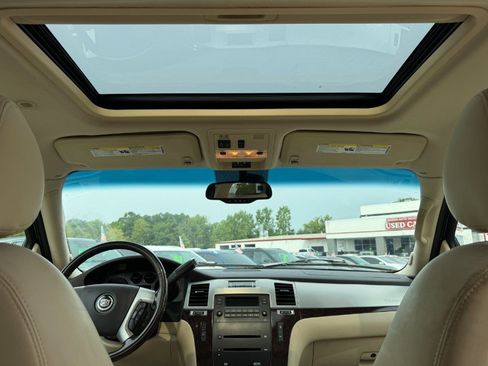 Used 2007 Cadillac Escalade ESV AWD image 23
