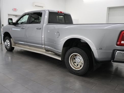 Used 2023 RAM 3500 Laramie AWD/4WD image 6