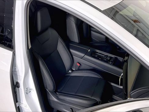 Certified 2025 Nissan Murano SL image 10