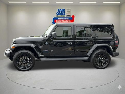 Certified 2025 Jeep Wrangler Unlimited Sahara AWD/4WD image 12