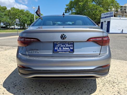 Used 2023 Volkswagen Jetta SE FWD image 5