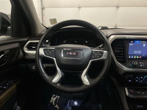Used 2022 GMC Acadia SLE w/ Driver Convenience Package FWD image 5