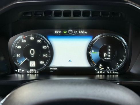 Used 2017 Volvo XC90 T8 R-Design w/ Vision Package image 40