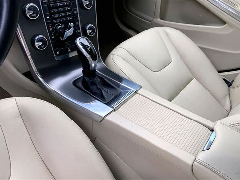 Used 2015 Volvo S60 T5 Premier image 16