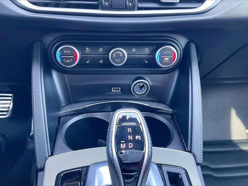 Used 2022 Alfa Romeo Stelvio Veloce image 35