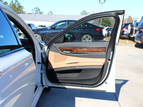 Used 2013 BMW 740Li image 34