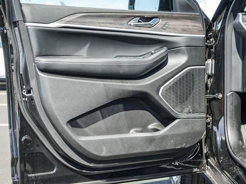 New 2026 Jeep Grand Cherokee L Limited image 21