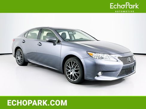 Used 2013 Lexus ES 350 w/ Luxury Pkg FWD image 1