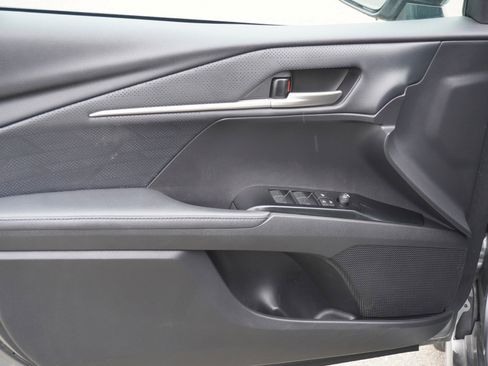 Used 2025 Toyota Camry XSE FWD image 18