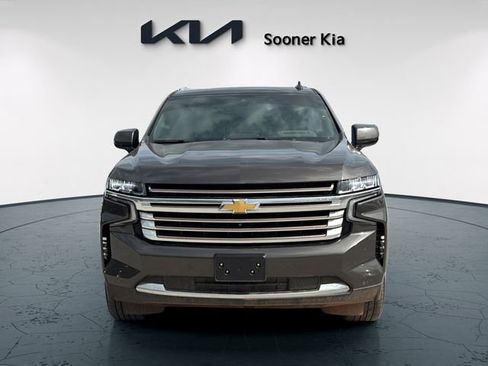 Used 2021 Chevrolet Suburban High Country w/ Premium Package AWD/4WD image 2