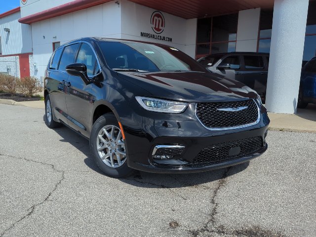 New 2026 Chrysler Pacifica Select FWD image 2