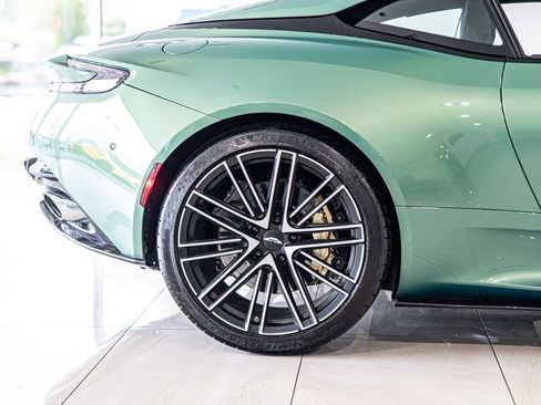 Used 2025 Aston Martin DB12 Coupe RWD image 11