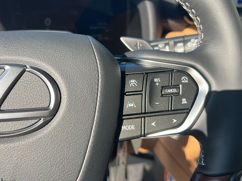 New 2026 Lexus LX 700h Luxury AWD/4WD image 23