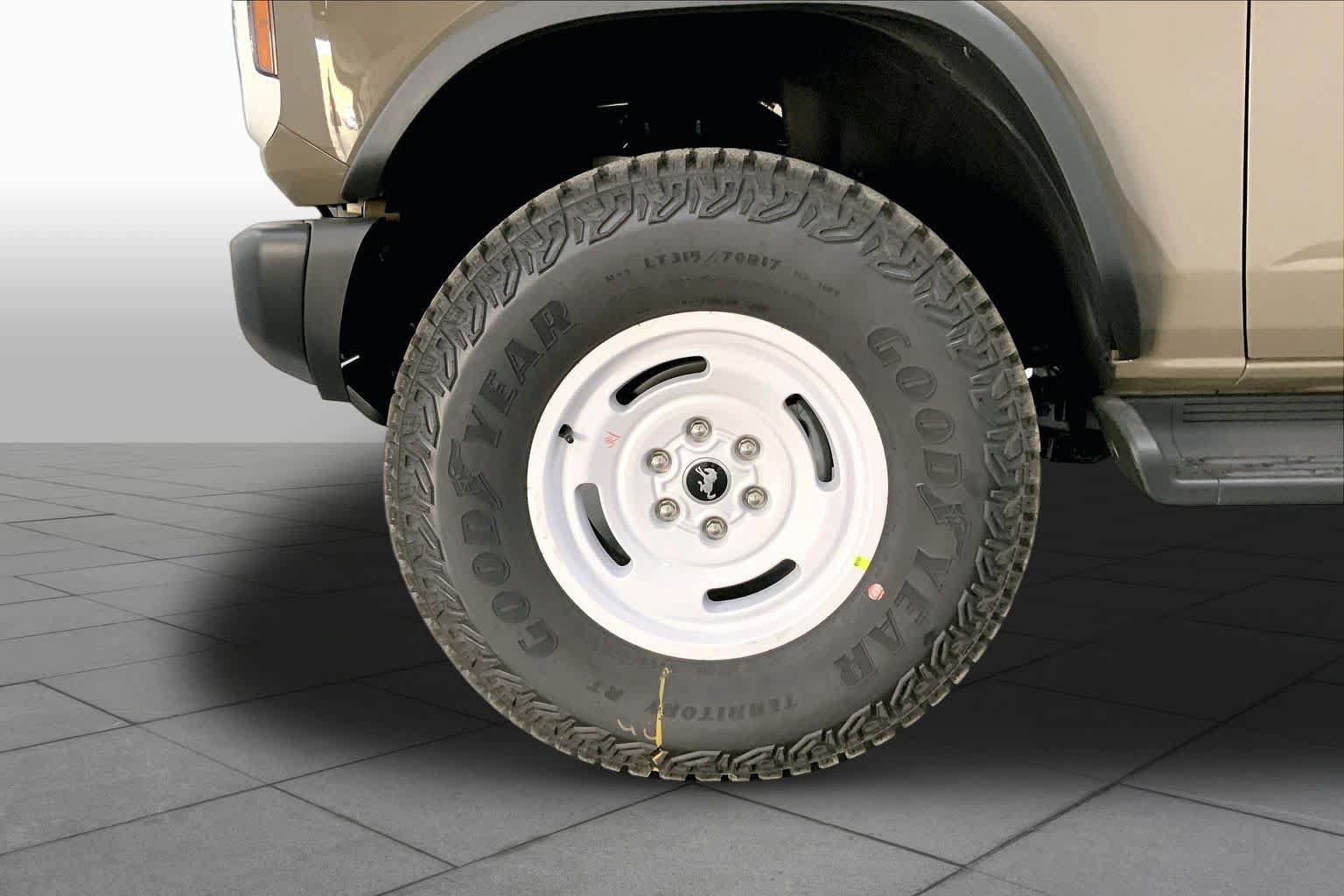 New 2026 Ford Bronco Heritage Edition AWD/4WD image 9