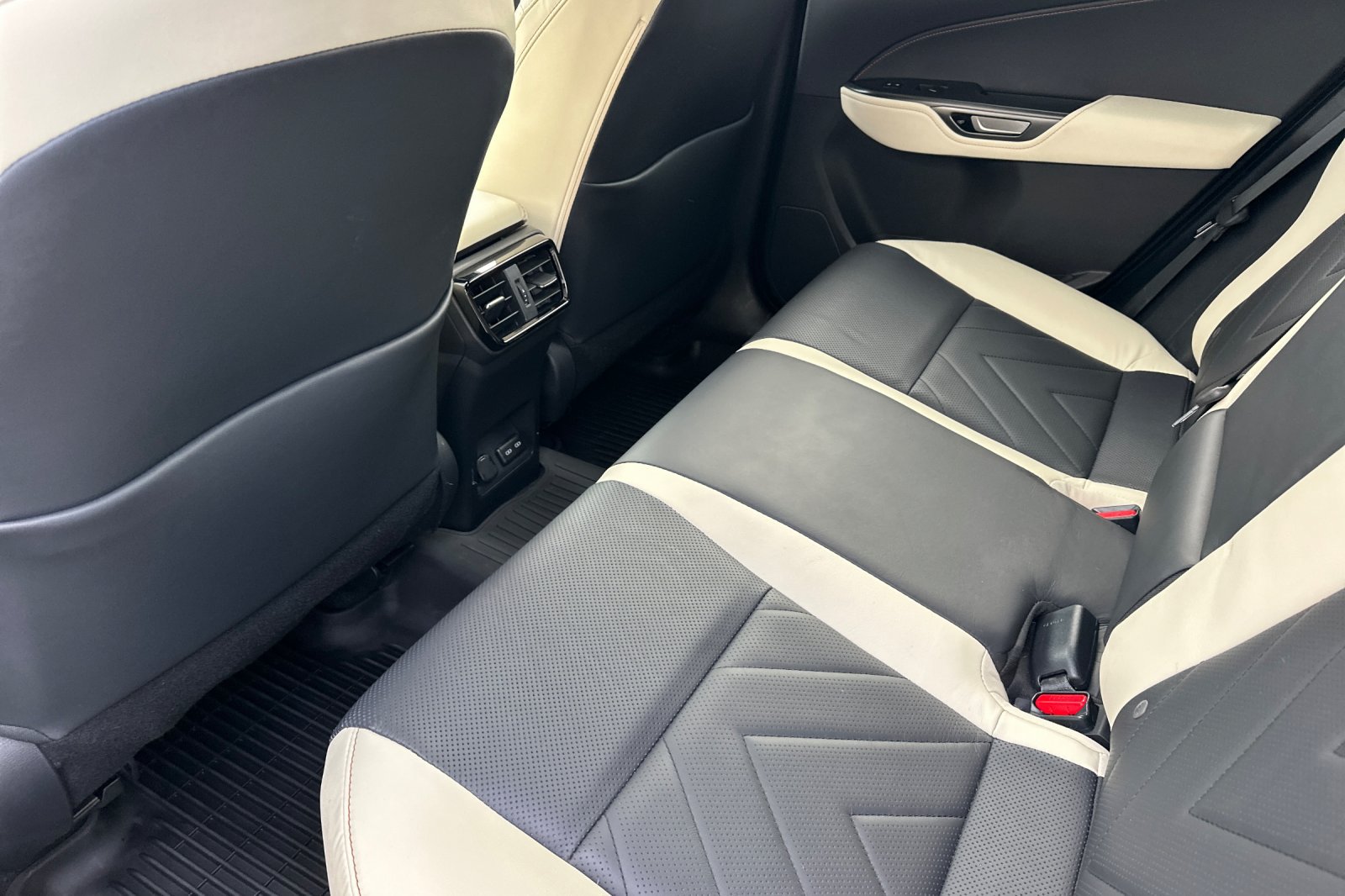Used 2023 Lexus NX 350 AWD image 26