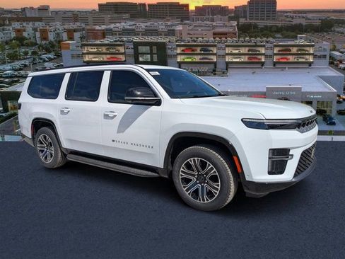 New 2026 Jeep Grand Wagoneer L 4WD w/ Premium Group I image 1