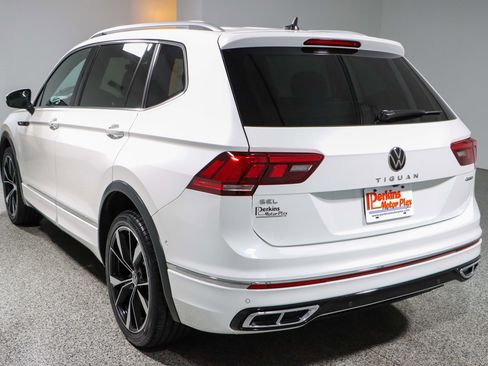 Used 2022 Volkswagen Tiguan SEL R-Line image 9