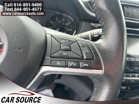 Used 2017 Nissan Rogue SV image 17