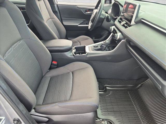Used 2024 Toyota RAV4 SE w/ Convenience Package AWD/4WD image 29
