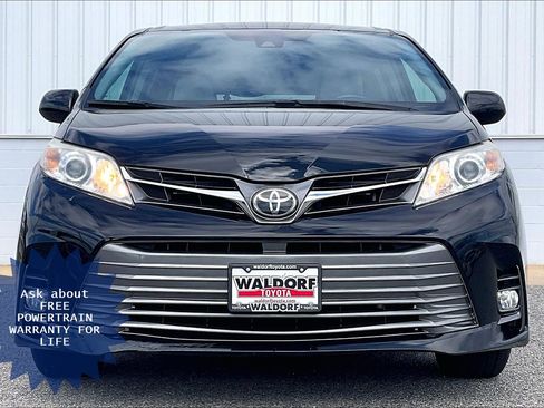 Used 2019 Toyota Sienna XLE FWD image 3