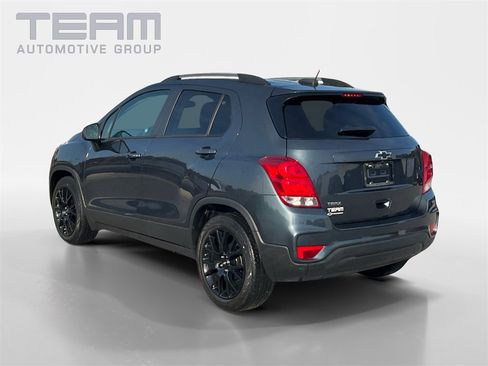 Used 2022 Chevrolet Trax LT w/ Sport Edition image 5