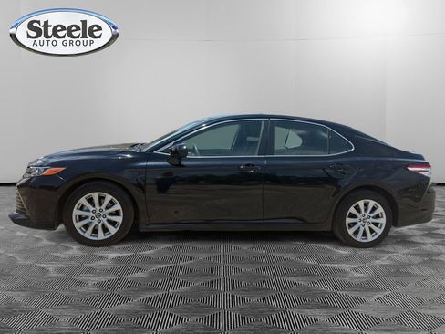 Used 2019 Toyota Camry LE FWD image 2