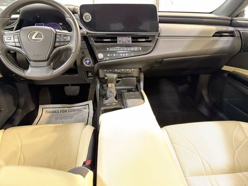 Used 2022 Lexus ES 300h Ultra Luxury image 22