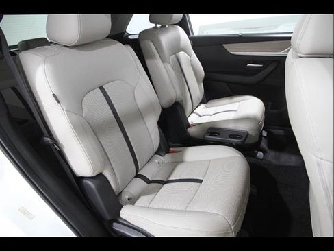 Certified 2024 MAZDA CX-90 3.3 Turbo w/ Preferred Plus AWD/4WD image 18