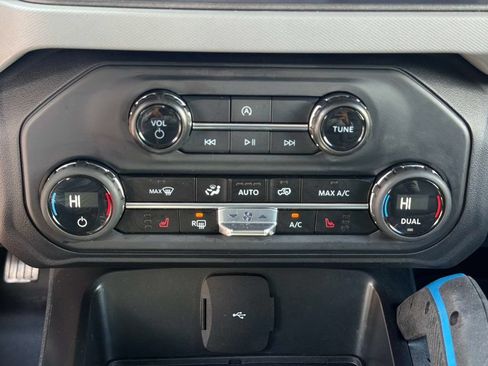 Used 2024 Ford Bronco Black Diamond w/ Sasquatch Package AWD/4WD image 20