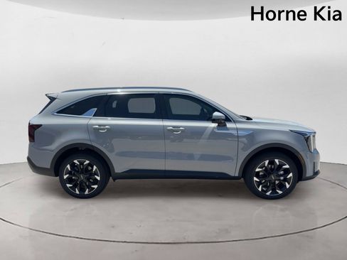 New 2026 Kia Sorento EX FWD image 3