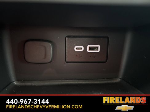 Used 2023 GMC Acadia SLE w/ Driver Convenience Package image 17