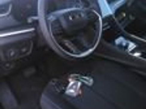 Used 2023 Jeep Grand Cherokee L Laredo RWD image 11