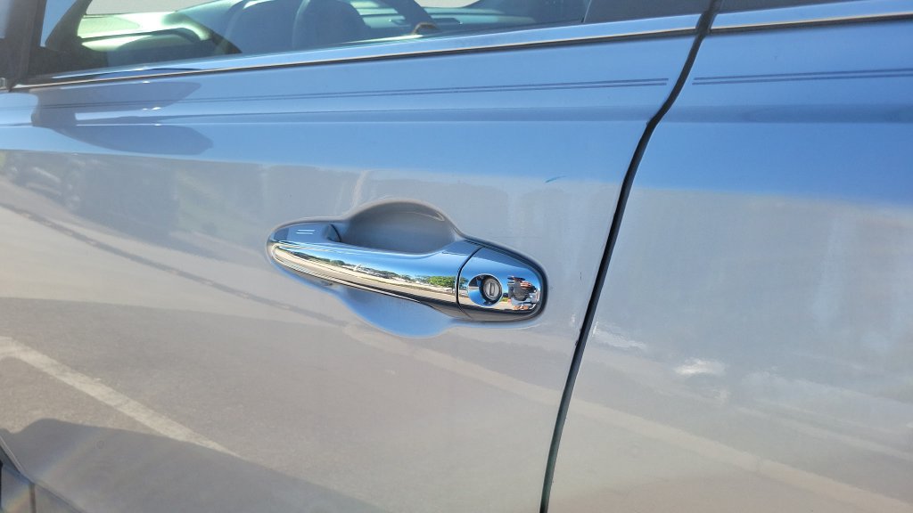 Used 2018 Toyota RAV4 Limited FWD image 9