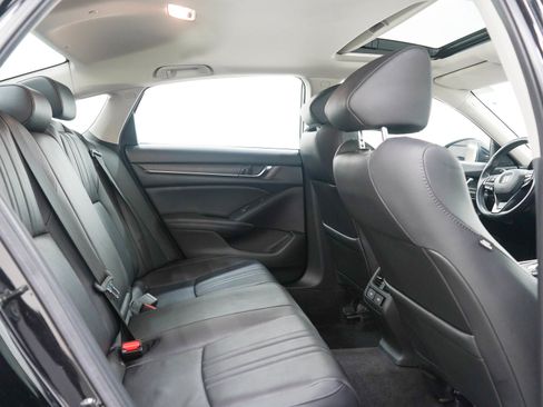 Used 2020 Honda Accord Touring image 12