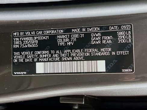 Used 2023 Volvo XC60 T8 Plus image 32