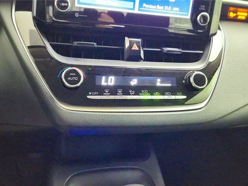 Used 2022 Toyota Corolla LE FWD image 43