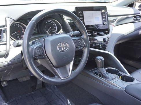 Certified 2022 Toyota Camry SE w/ Convenience Package FWD image 11