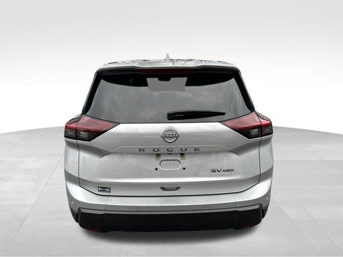Used 2024 Nissan Rogue SV image 4