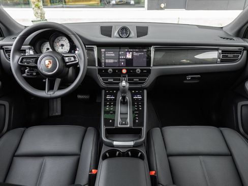 Certified 2026 Porsche Macan AWD/4WD image 12