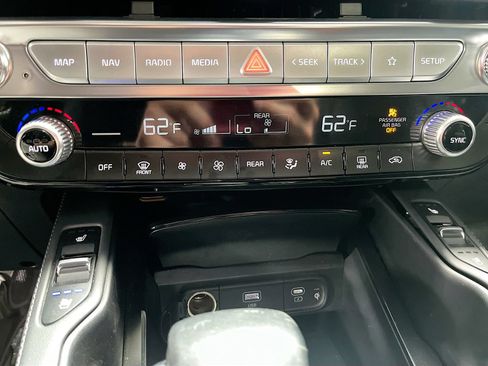 Used 2024 Kia Telluride SX Prestige AWD/4WD image 16