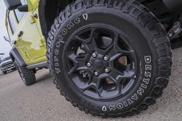 Used 2023 Jeep Wrangler Unlimited w/ Cold Weather Group AWD/4WD image 2